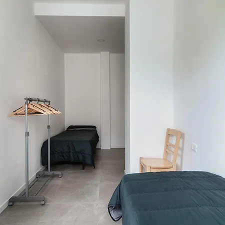 아파트 Joivy Stylish 2-bedroom By