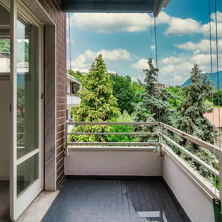 Joivy Stylish 2-bedroom By Apartmán Como