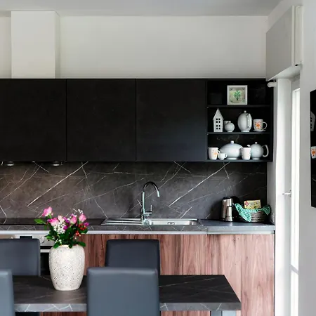 Joivy Stylish 2-bedroom By